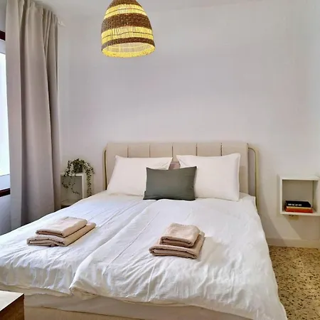 Beautiful House With Big Jacuzzi And Sauna