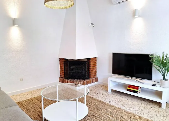 Beautiful House With Big Jacuzzi And Sauna