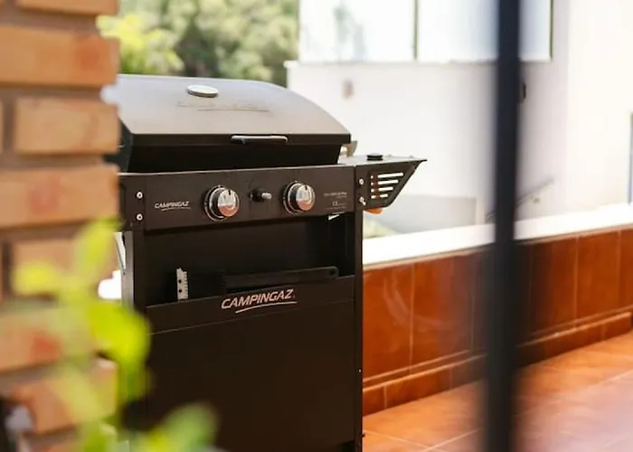 Beautiful House With Big Jacuzzi And Sauna