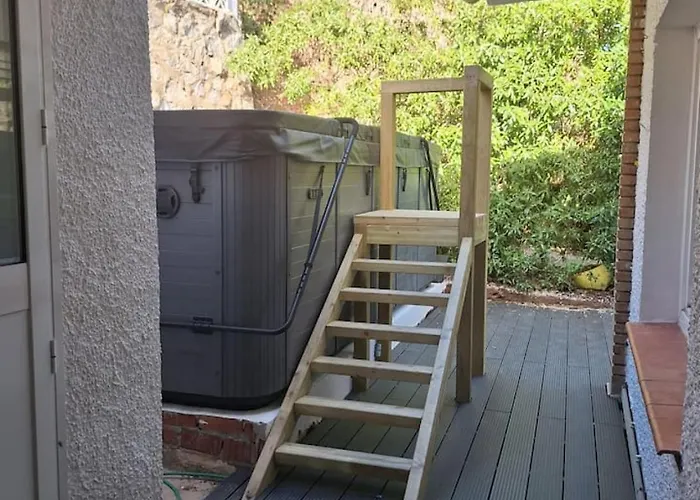 Beautiful House With Big Jacuzzi And Sauna *