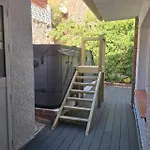 Beautiful House With Big Jacuzzi And Sauna *