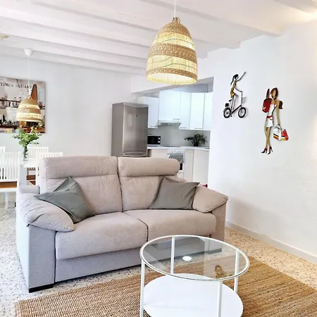 Beautiful House With Big Jacuzzi And Sauna Hébergement de vacances