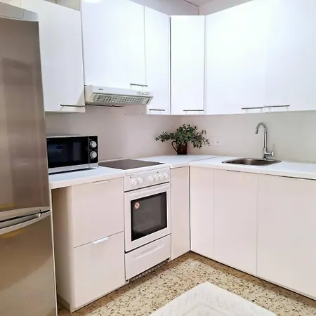 Beautiful House With Big Jacuzzi And Sauna פואנגירולה