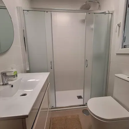 בית נופש Beautiful House With Big Jacuzzi And Sauna פואנגירולה