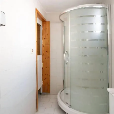 Beautiful House With Big Jacuzzi And Sauna Holiday home *