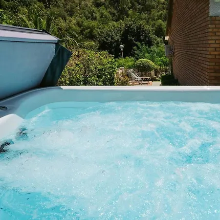 Hébergement de vacances Beautiful House With Big Jacuzzi And Sauna Fuengirola