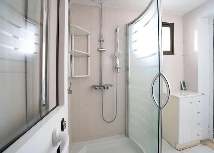 Beautiful House With Big Jacuzzi And Sauna Holiday home