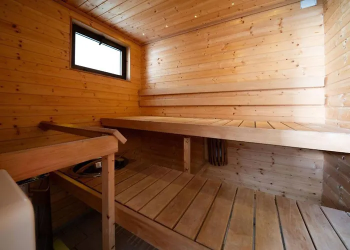 Beautiful House With Big Jacuzzi And Sauna Holiday home *